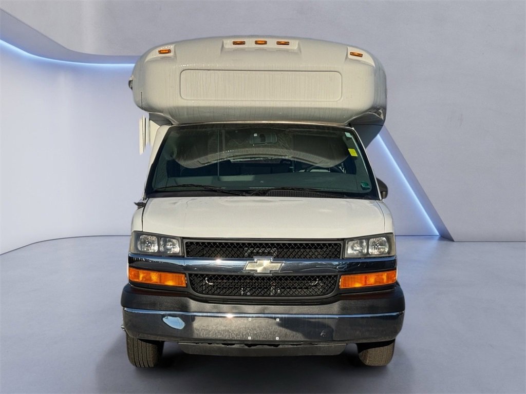 Used 2014 Chevrolet Express 4500 Base w/ Shuttle Bus Package image 14