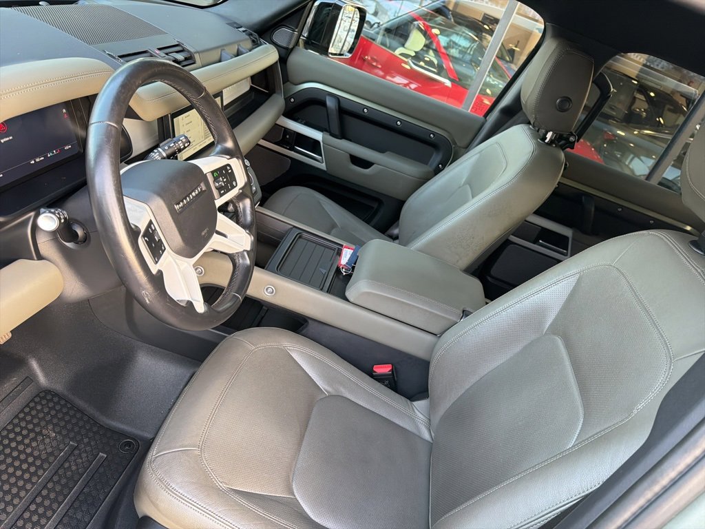 Used 2024 Land Rover Defender 110 S image 11