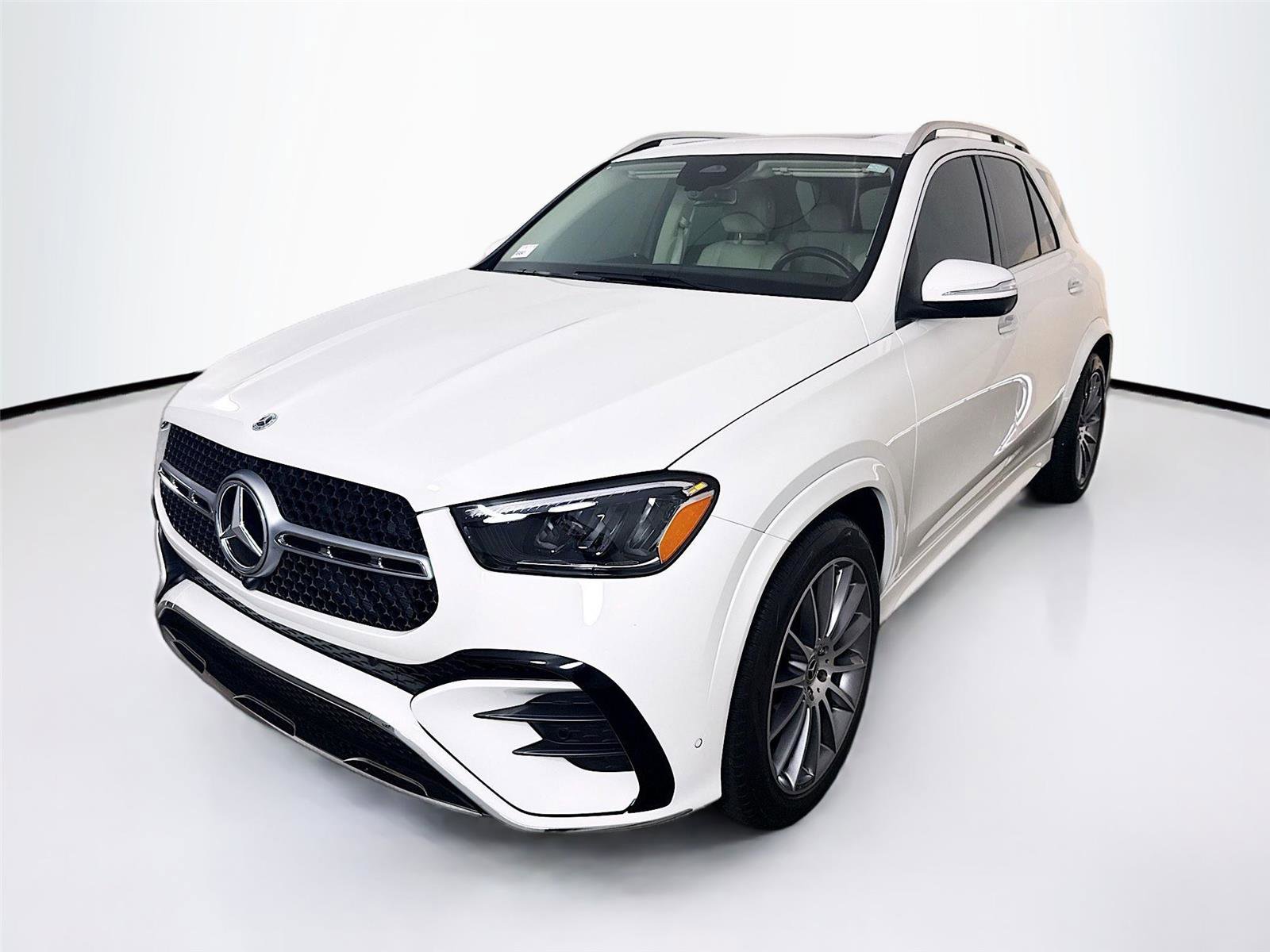 Used 2025 Mercedes-Benz GLE 350 4MATIC image 3