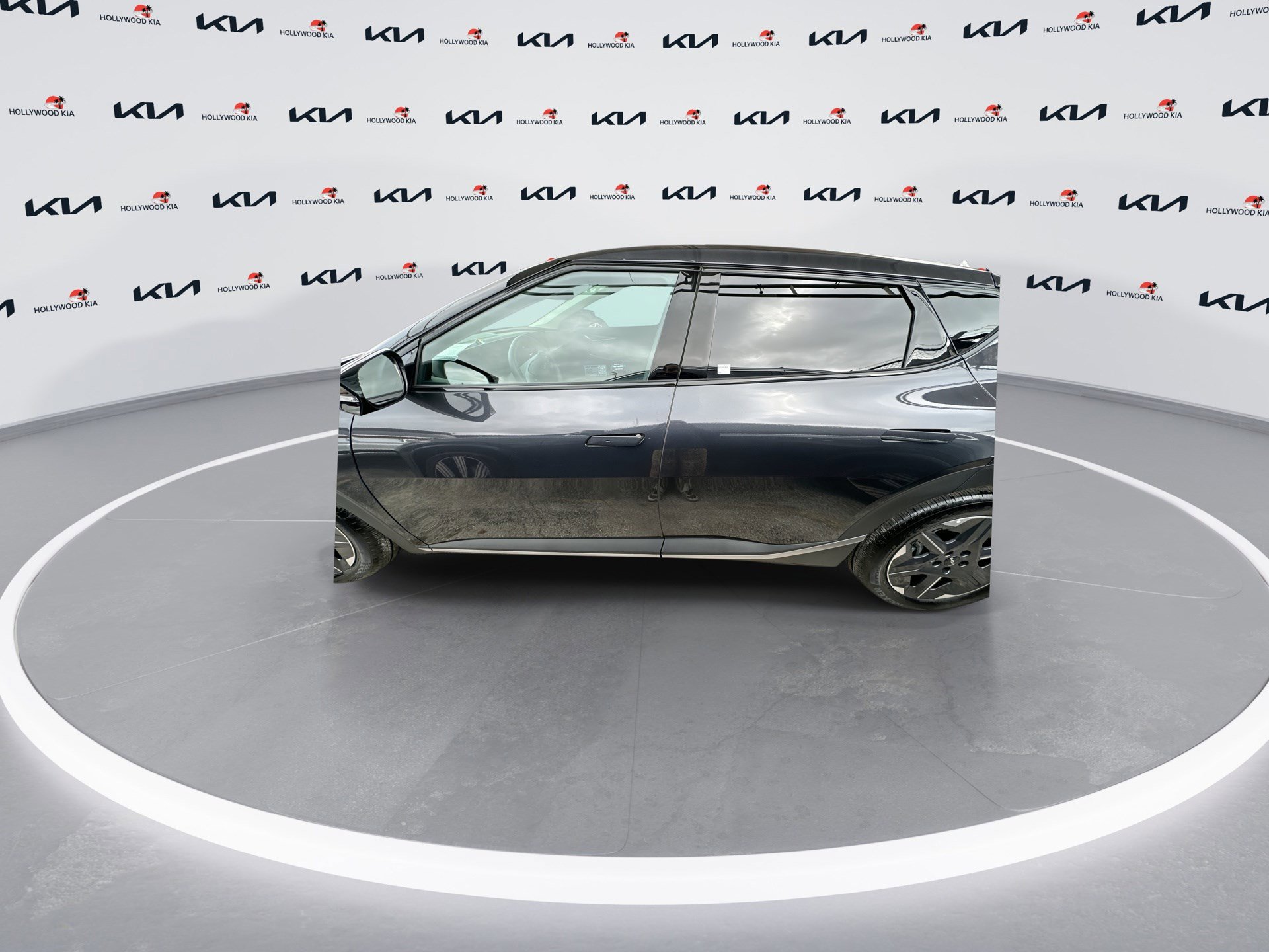 Certified 2025 Kia EV6 Light image 5