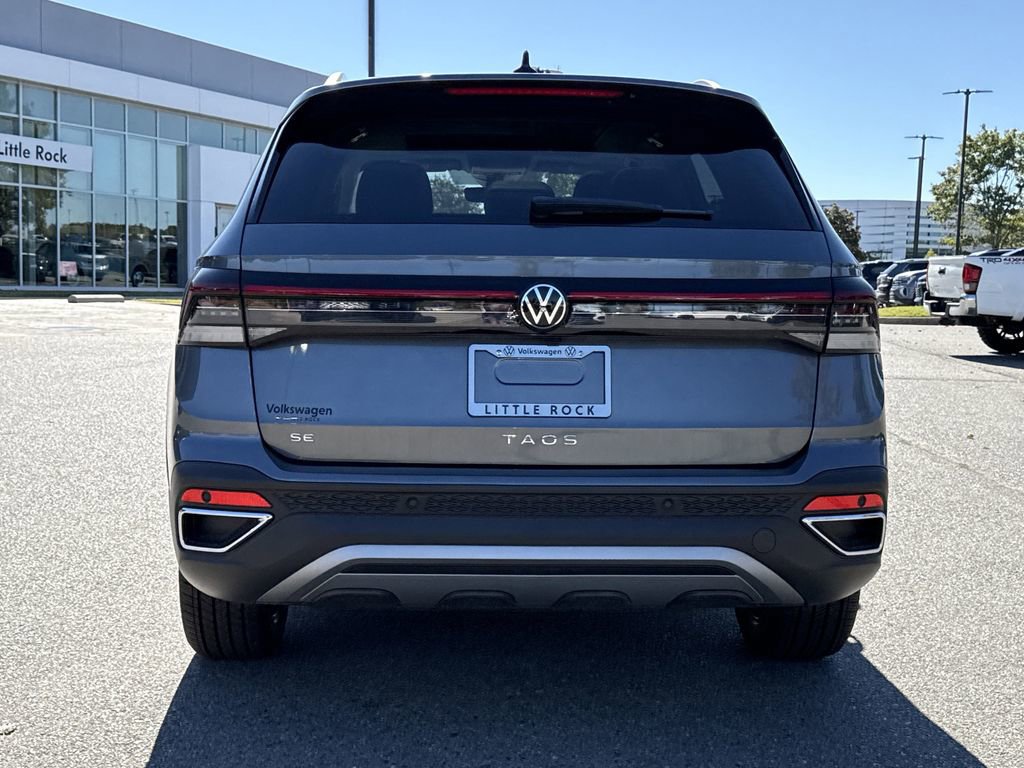 New 2025 Volkswagen Taos SE image 4