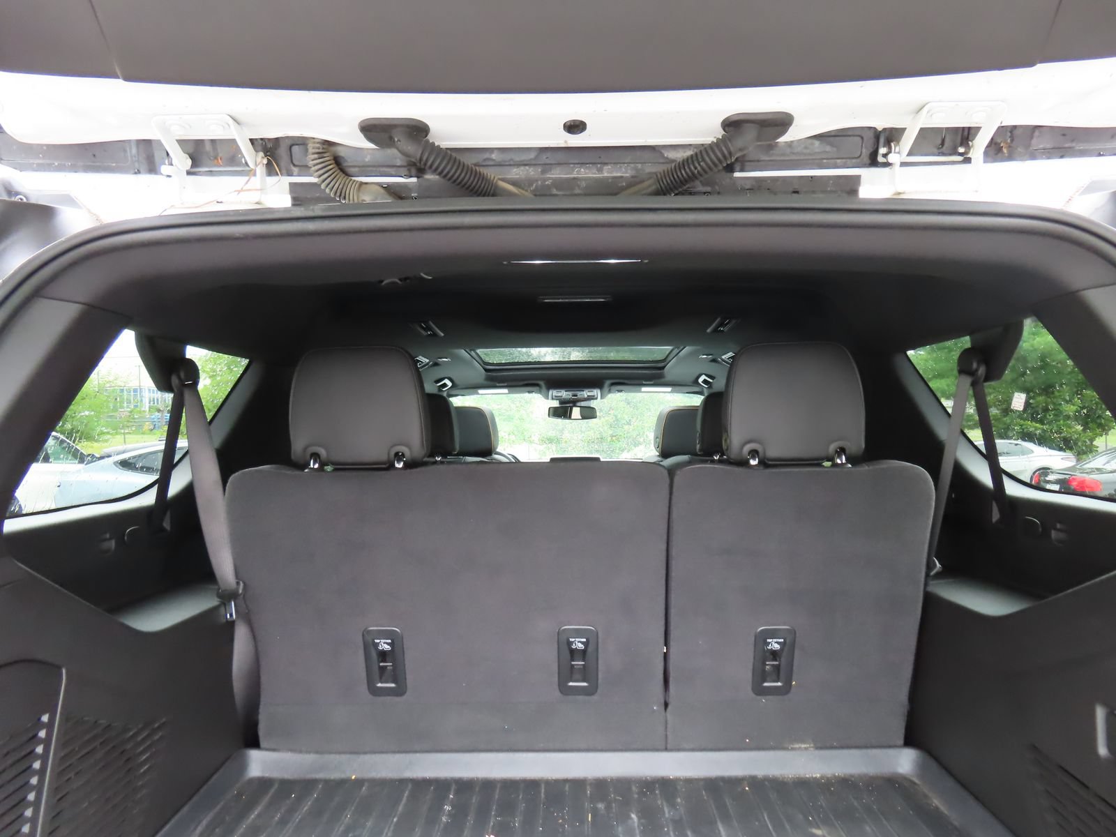 Used 2024 GMC Yukon XL AT4 w/ AT4 Premium Package AWD/4WD image 46