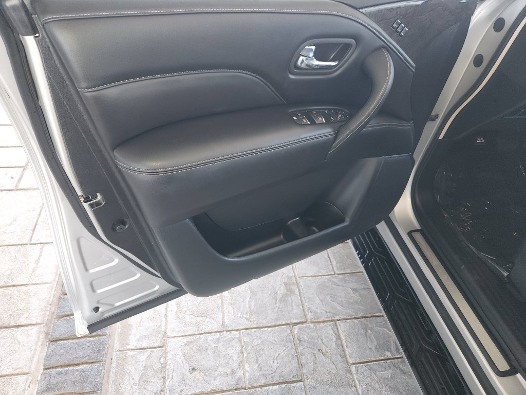 Used 2023 INFINITI QX80 Luxe w/ Cargo Package RWD image 32