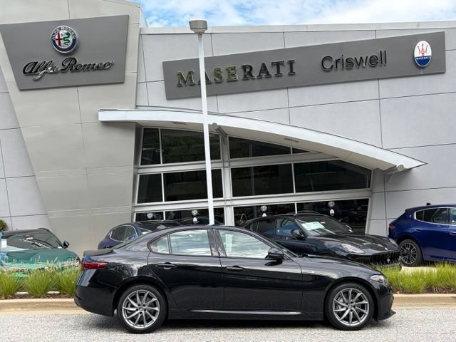 Used 2023 Alfa Romeo Giulia Ti AWD/4WD image 3