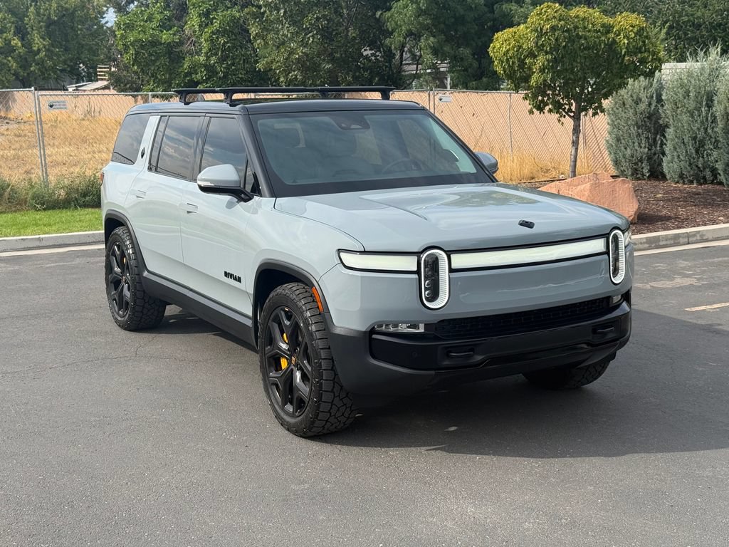 Used 2023 Rivian R1S Adventure AWD/4WD image 2