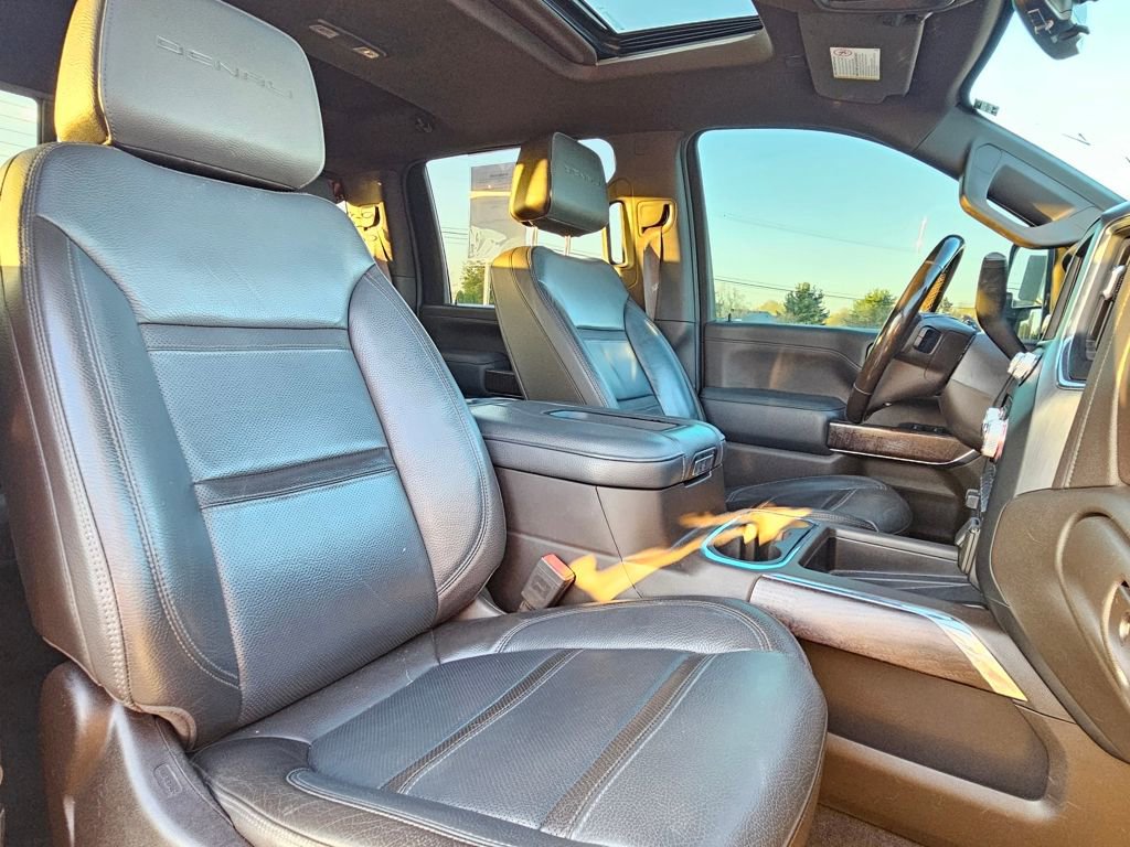 Used 2020 GMC Sierra 2500 Denali w/ Denali Ultimate Package image 16