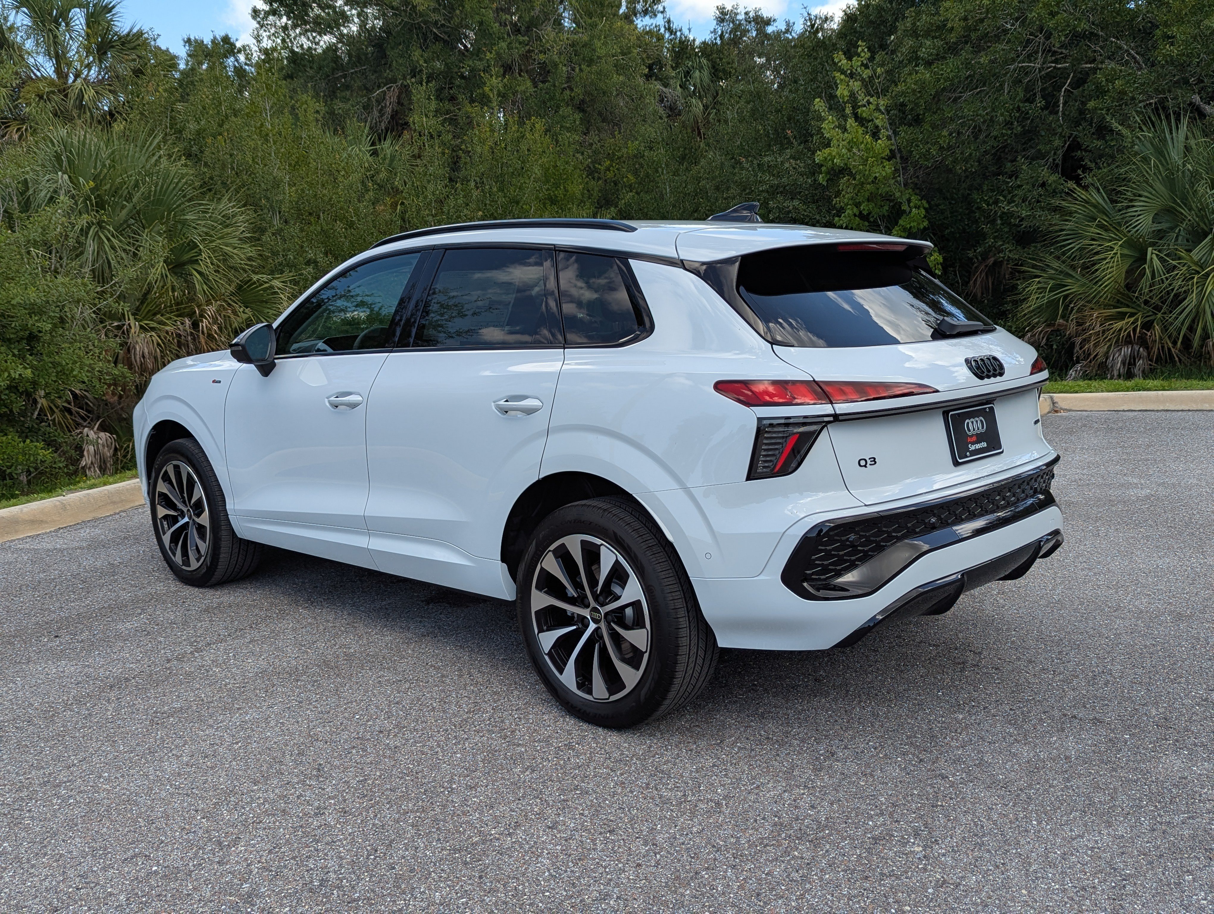New 2026 Audi Q3 quattro 2.0T AWD/4WD image 5