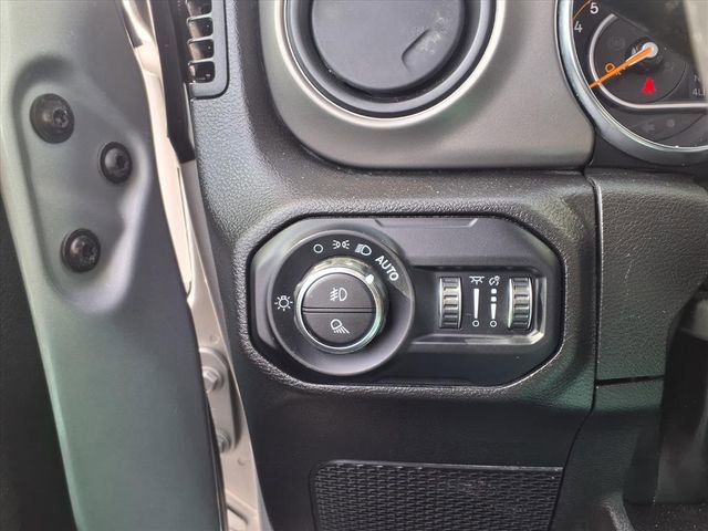 Used 2022 Jeep Gladiator Willys image 17