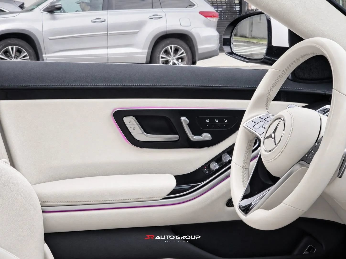 Used 2022 Mercedes-Benz S 500 4MATIC w/ AMG Line Package image 28