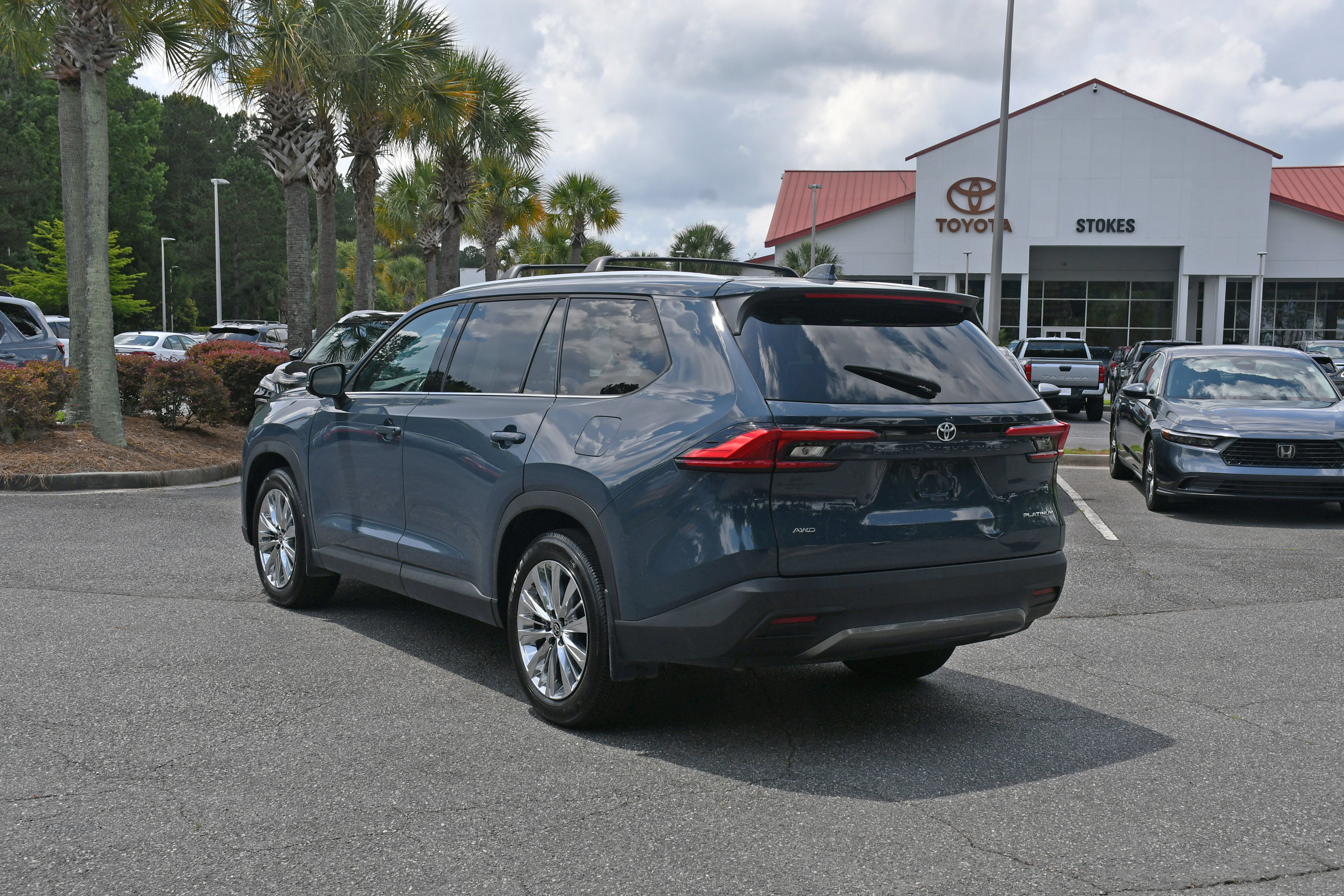 Certified 2024 Toyota Grand Highlander AWD image 3