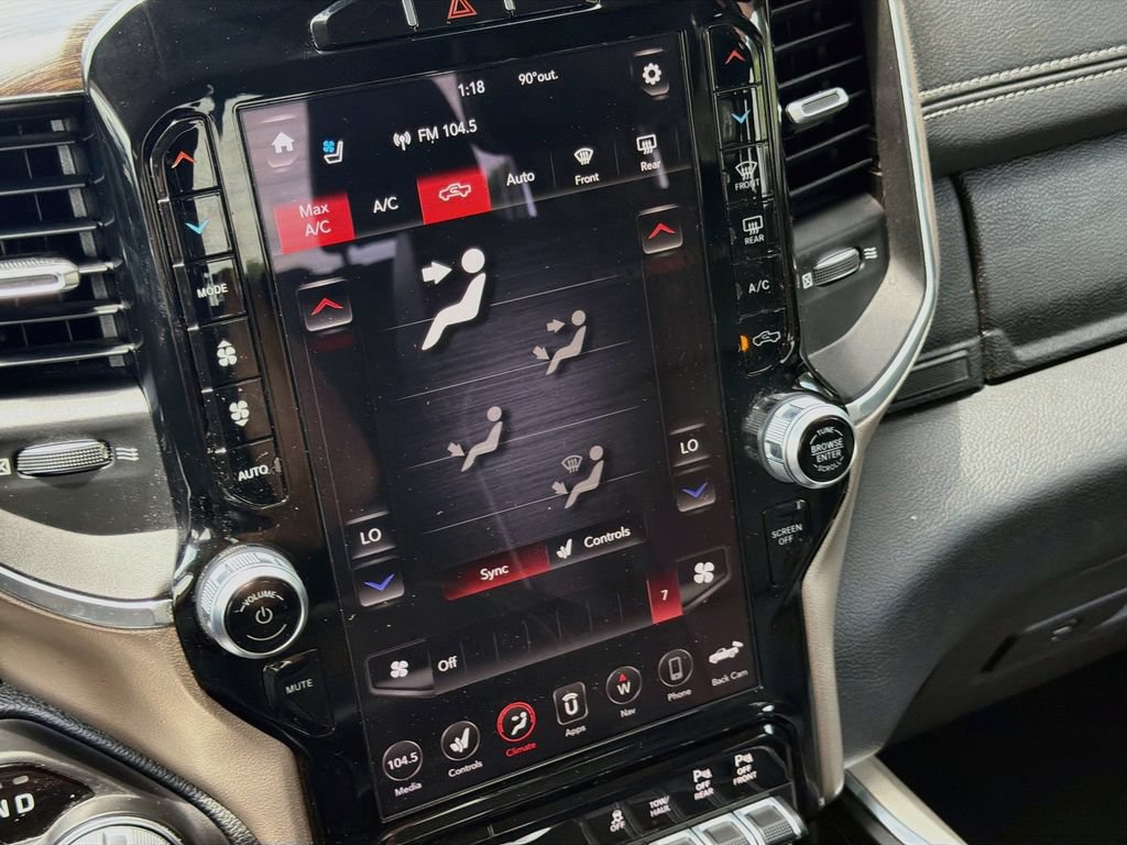 Used 2019 RAM 1500 Laramie AWD/4WD image 17