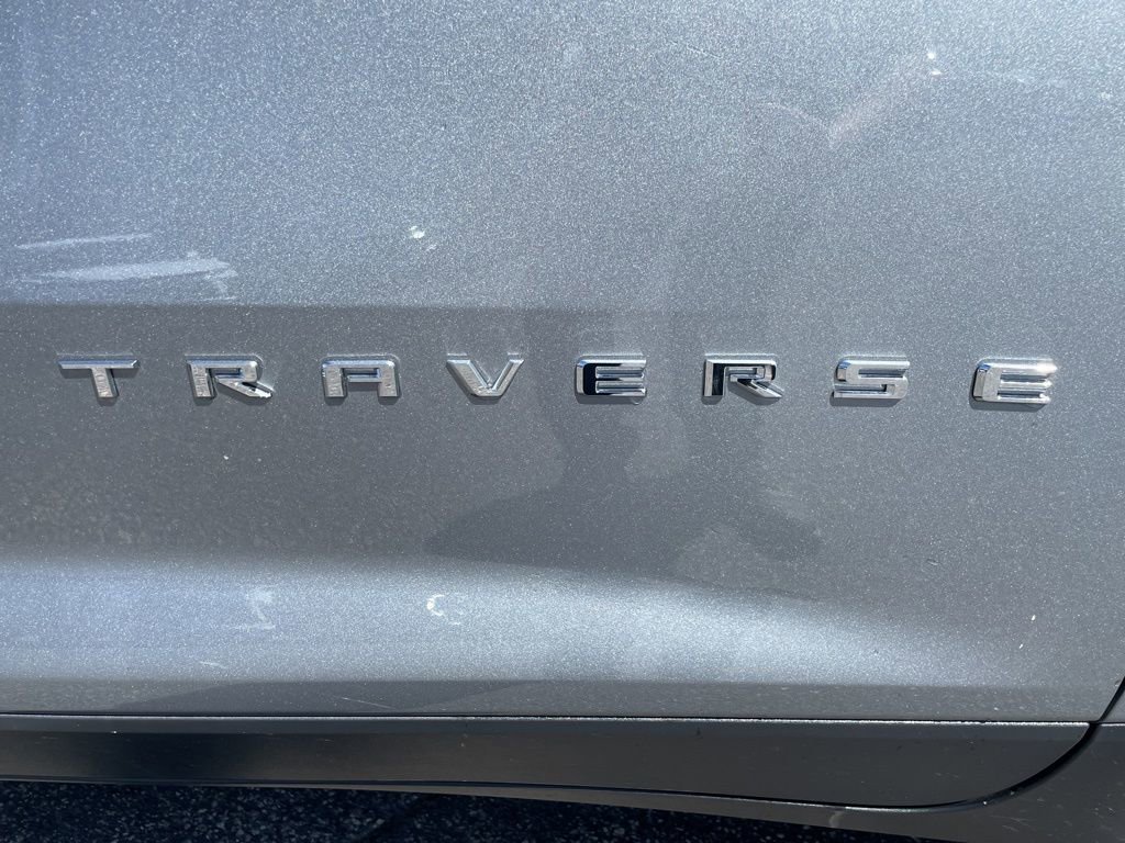 Used 2025 Chevrolet Traverse LT w/ LPO, Floor Liner Package FWD image 9