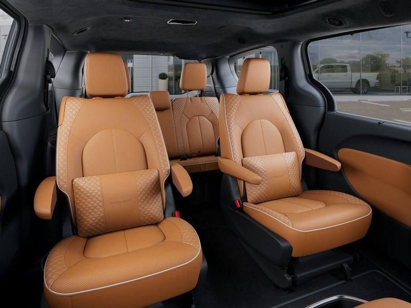 New 2026 Chrysler Pacifica Pinnacle FWD image 15