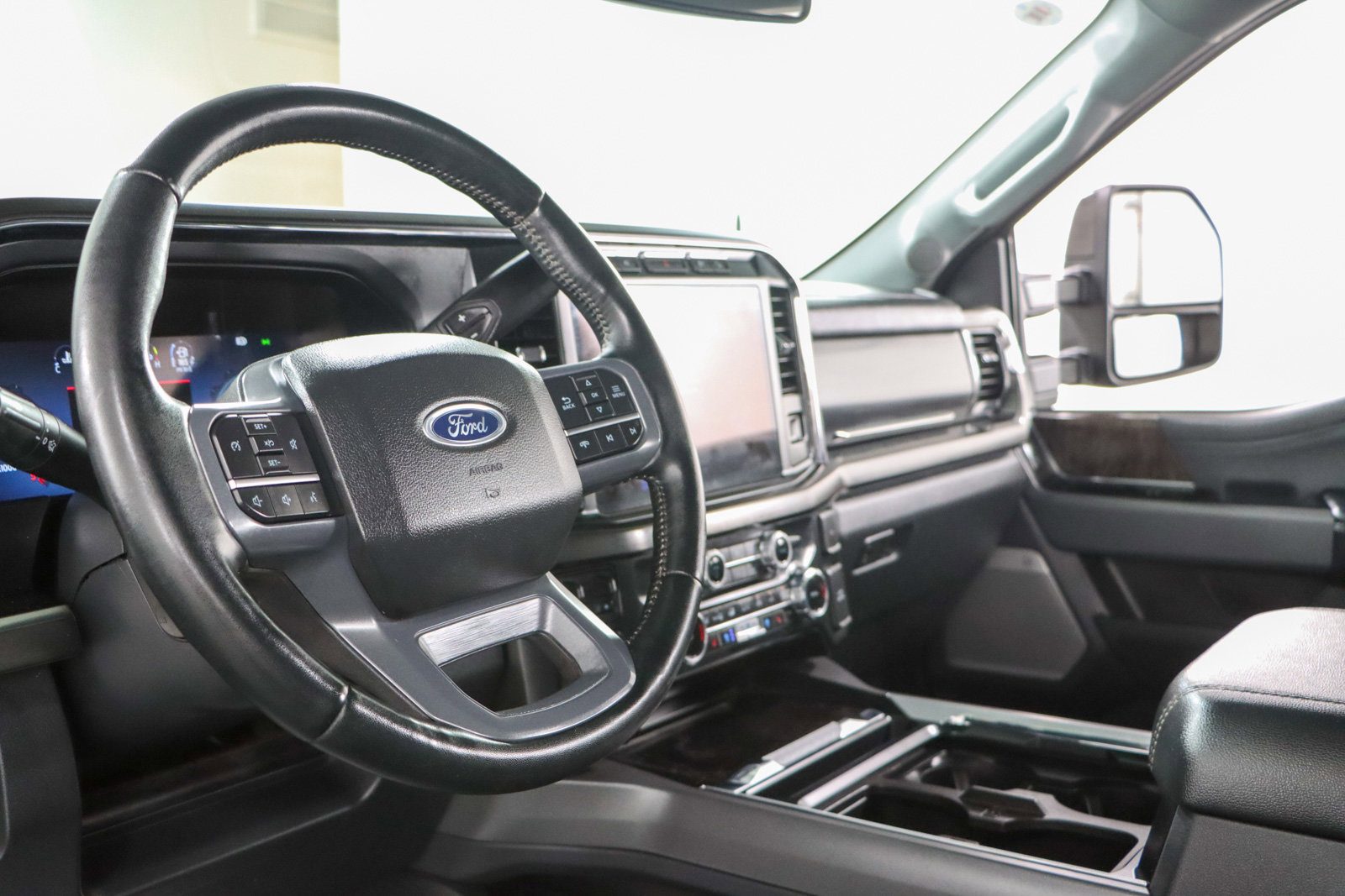 Used 2023 Ford F250 Lariat w/ Sport Appearance Package image 24