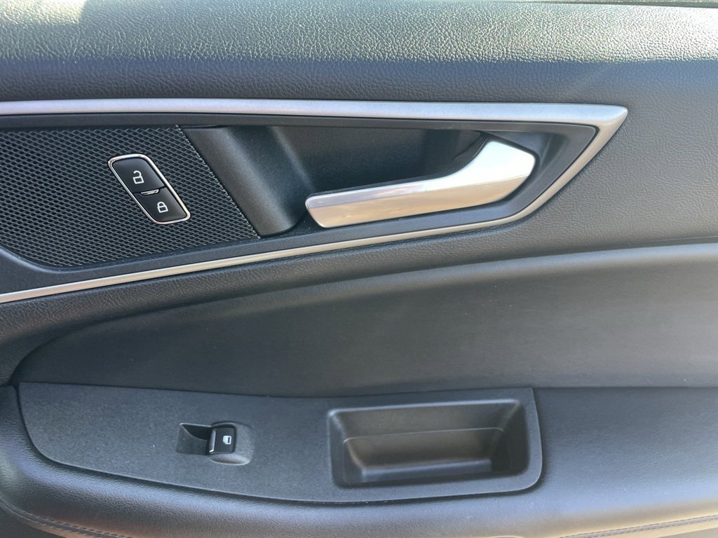 Used 2022 Ford Edge SEL w/ Convenience Package image 13