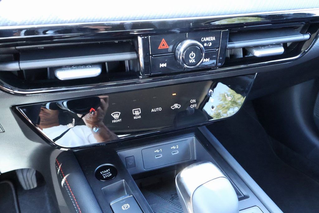 New 2026 Nissan Kicks SR w/ Cold Weather Package image 12