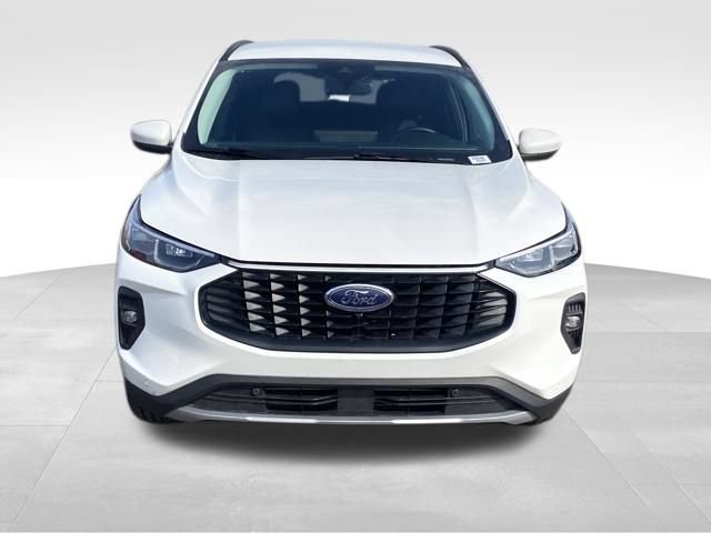Used 2024 Ford Escape Platinum AWD/4WD image 2
