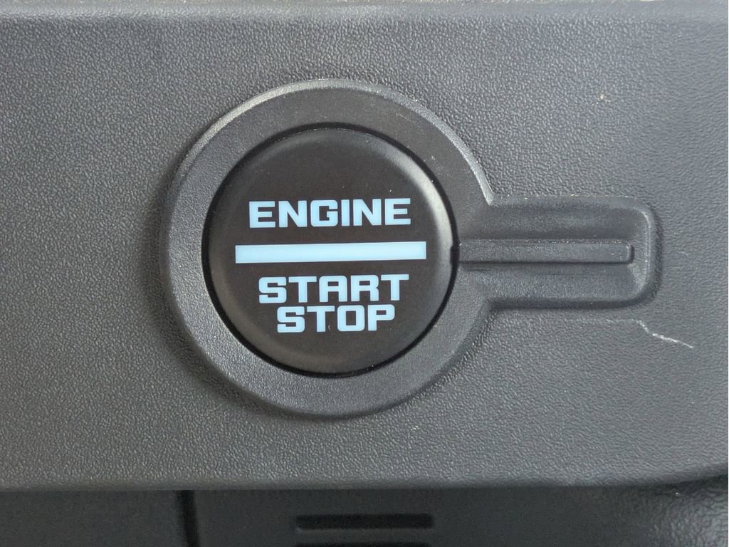 Used 2025 Ford Bronco Outer Banks image 14