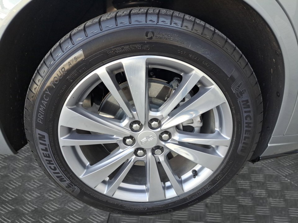 Certified 2024 Cadillac XT6 Premium Luxury w/ Technology Package FWD image 17