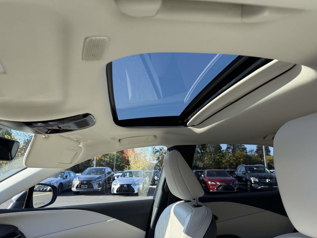 Used 2024 Lexus RX 350 Premium w/ Accessory Package (Z1) image 21