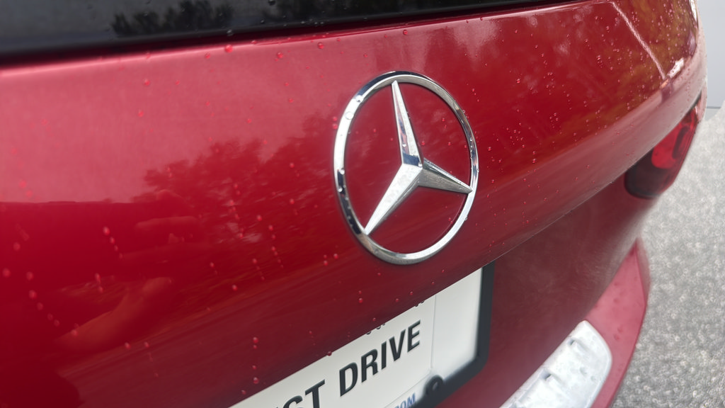 Used 2021 Mercedes-Benz GLB 250 w/ Premium Package image 28