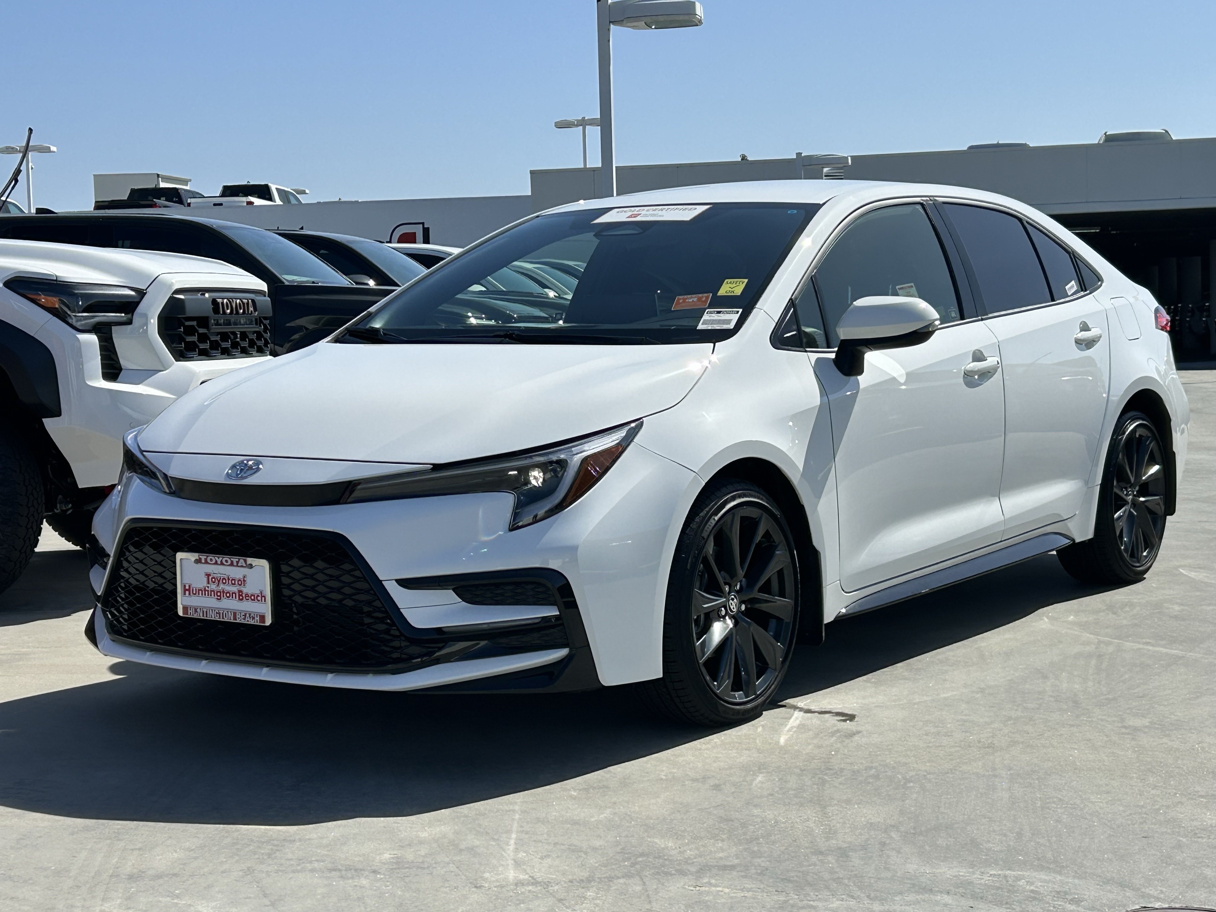 Certified 2026 Toyota Corolla SE w/ SE Package FWD image 5