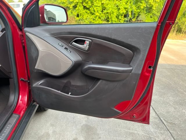 Used 2013 Hyundai Tucson Limited w/ Premium Pkg FWD image 17