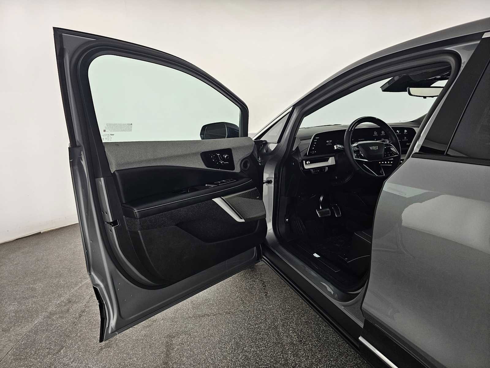 New 2026 Cadillac Optiq Luxury 1 image 19