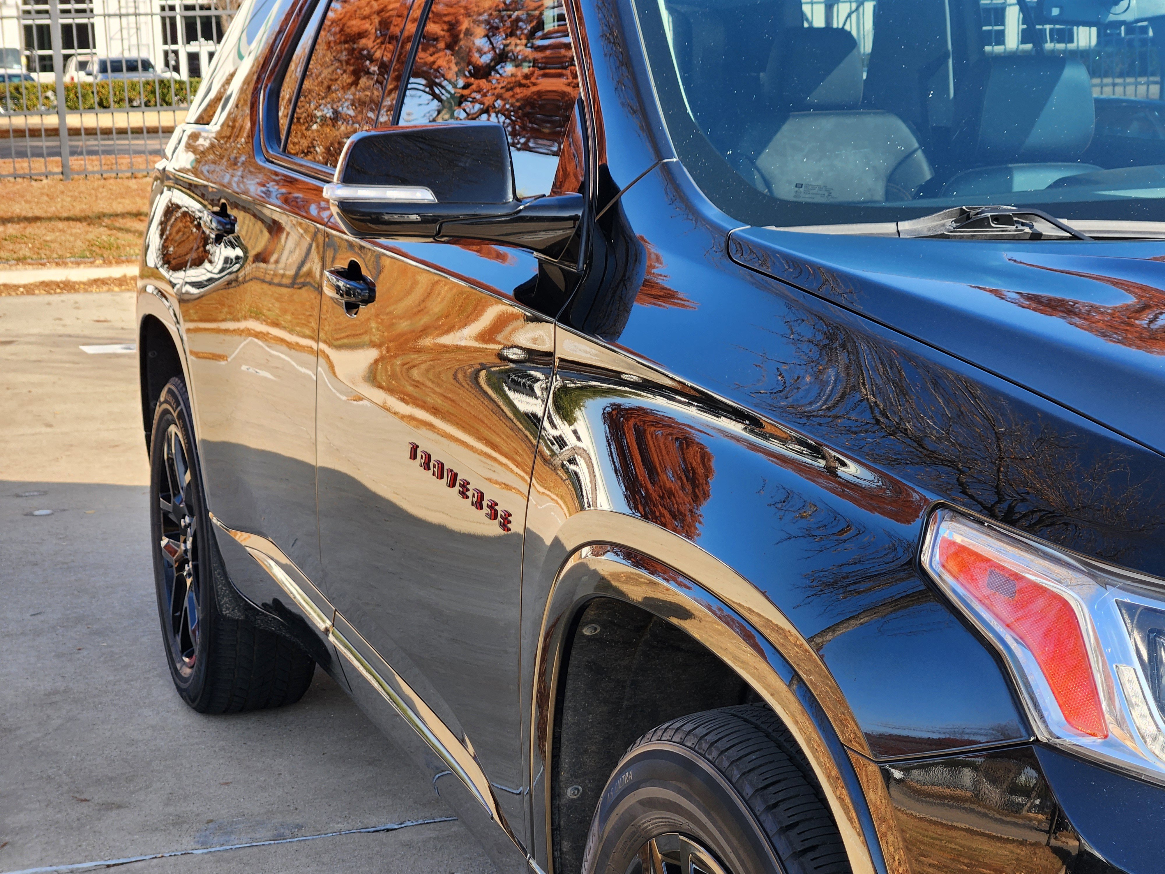 Used 2019 Chevrolet Traverse Premier w/ Redline Edition image 8