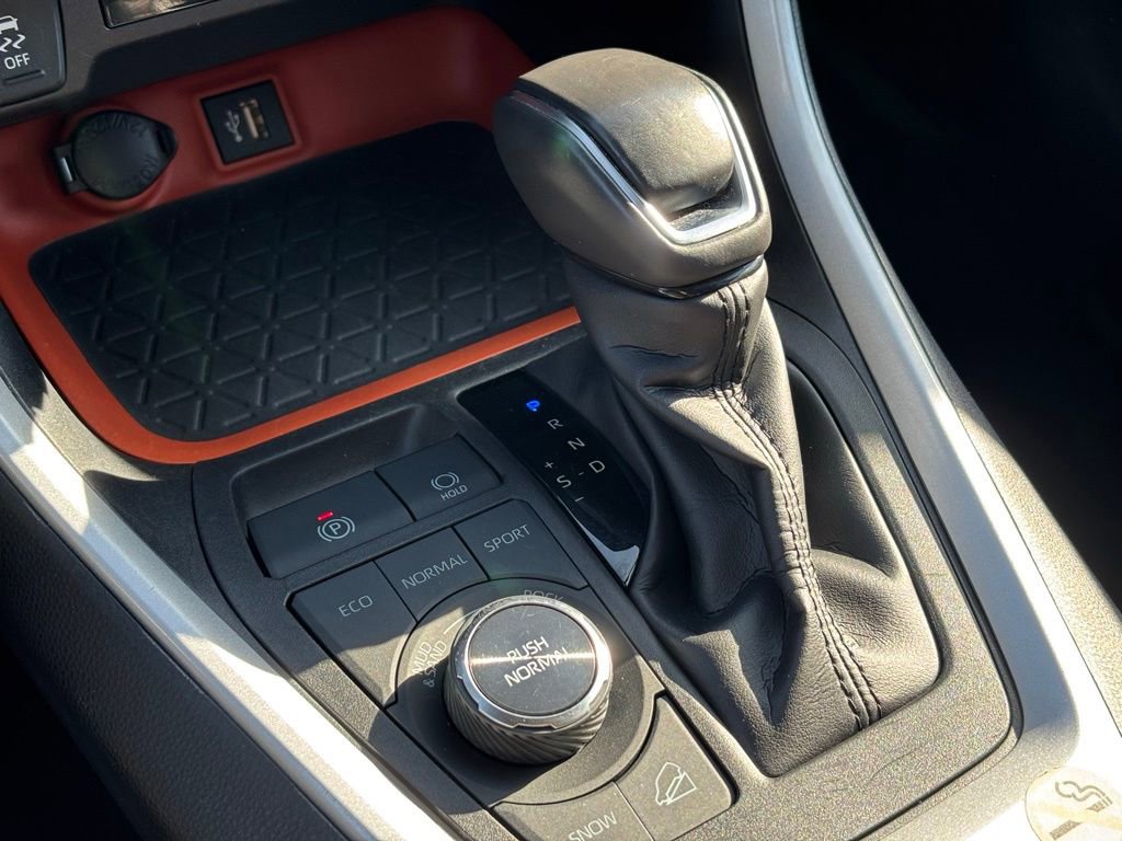 Used 2024 Toyota RAV4 Adventure image 24