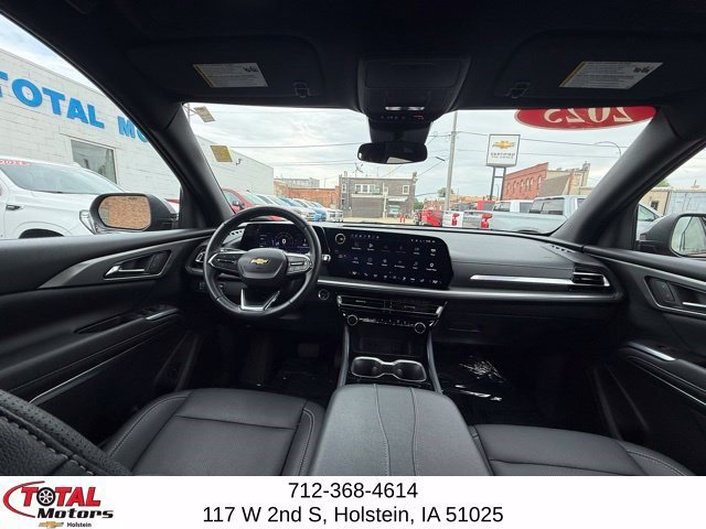 Used 2025 Chevrolet Traverse LT AWD/4WD image 18
