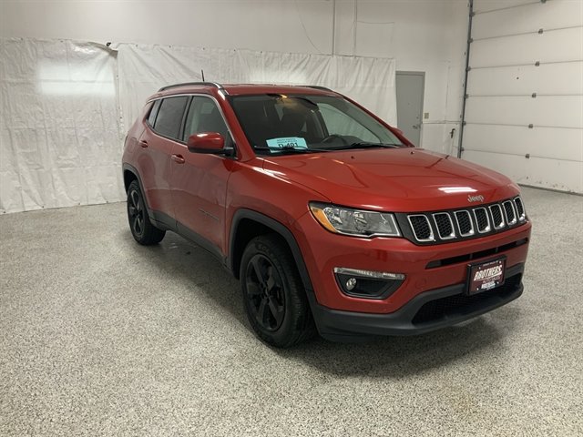 Used 2017 Jeep Compass Latitude image 4