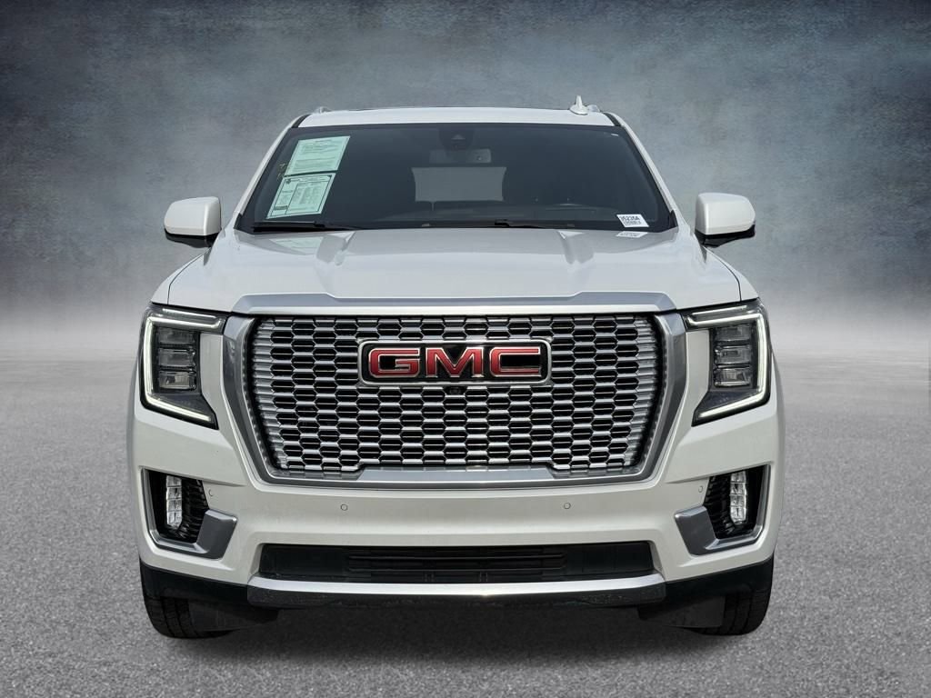 Used 2022 GMC Yukon XL Denali image 9
