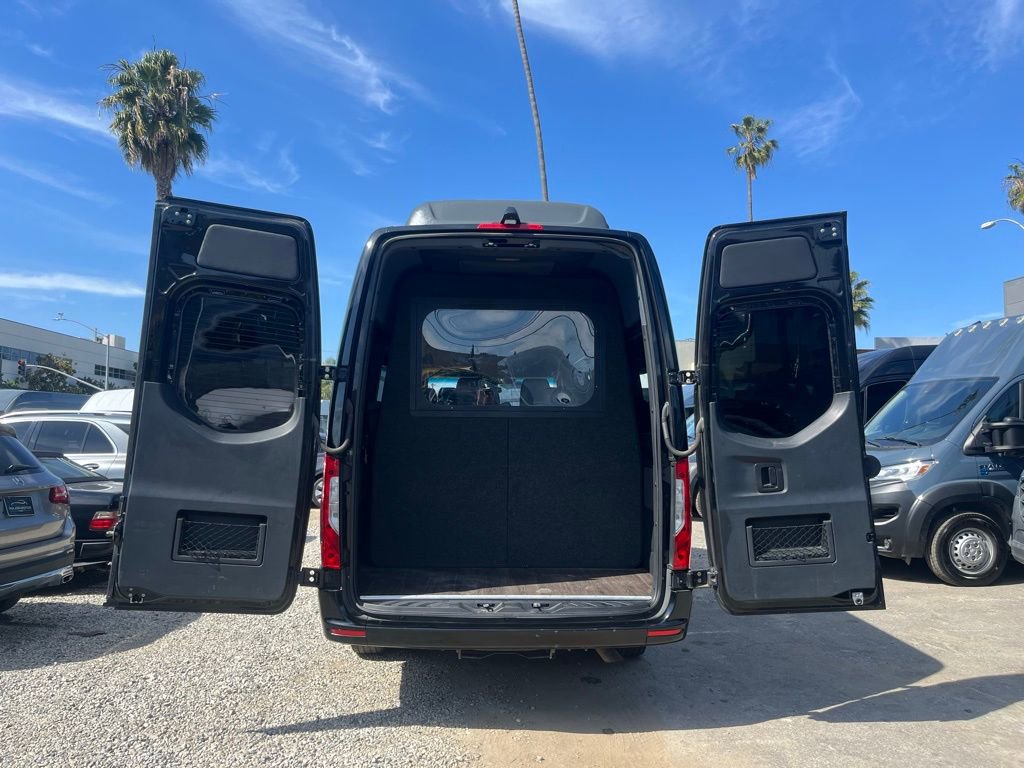 Used 2019 Mercedes-Benz Sprinter 2500 w/ Driver Convenience Package image 8