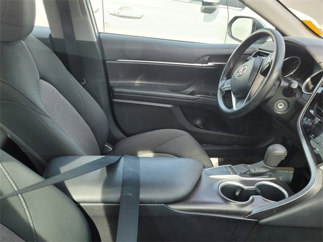 Used 2022 Toyota Camry LE image 5