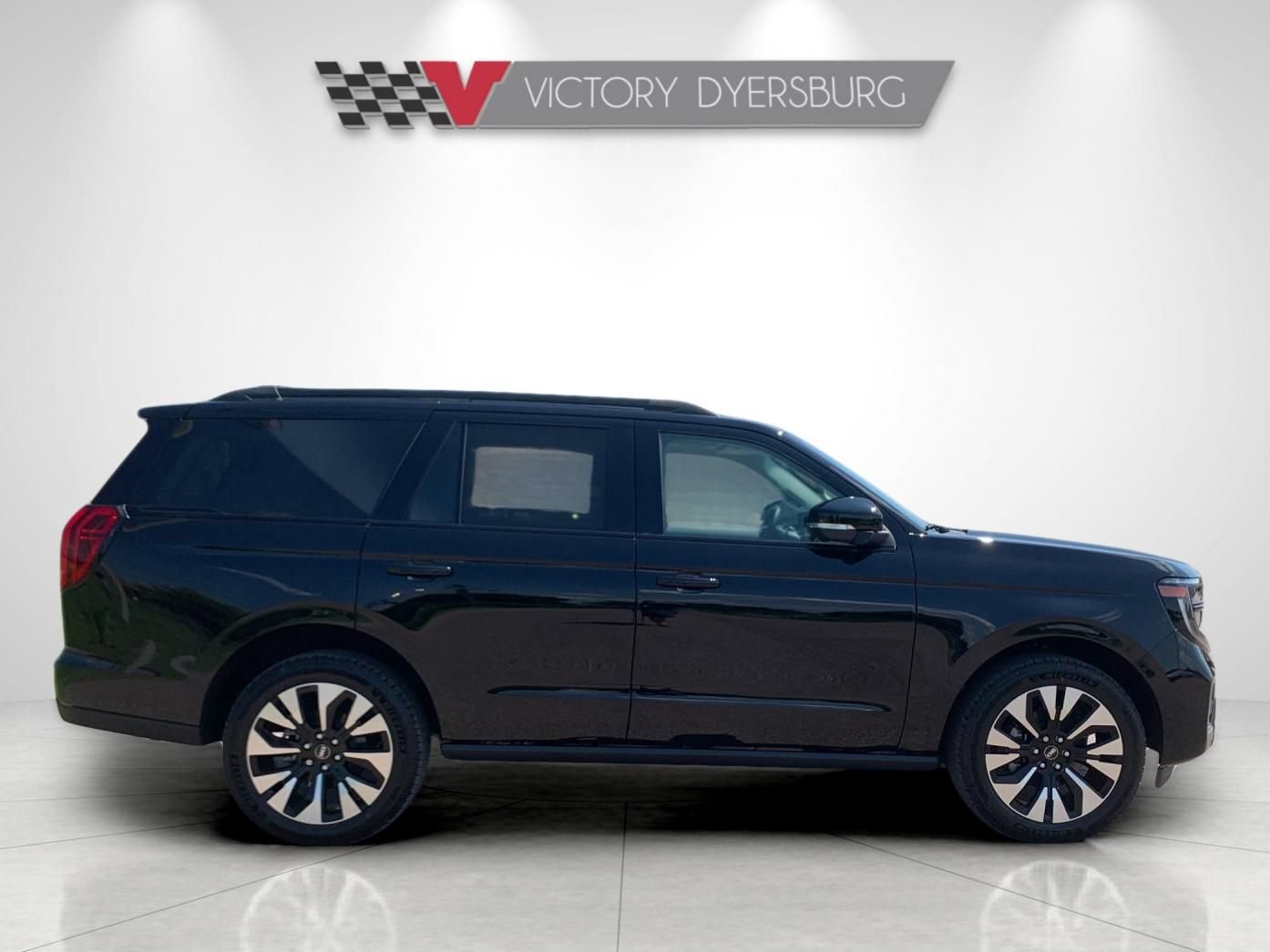New 2027 Ford Expedition Platinum RWD image 3