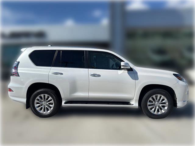 Used 2023 Lexus GX 460 Premium w/ Premium Package image 9