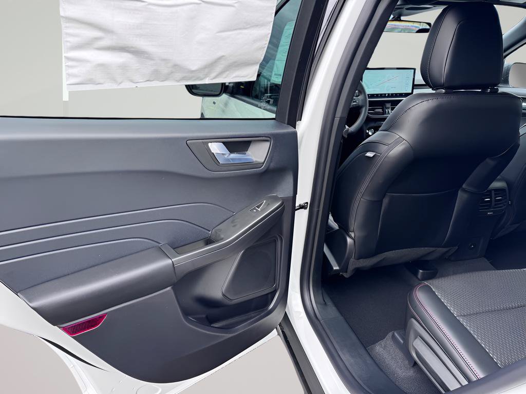 New 2026 Ford Escape ST-Line w/ Tech Pack #1 FWD image 31