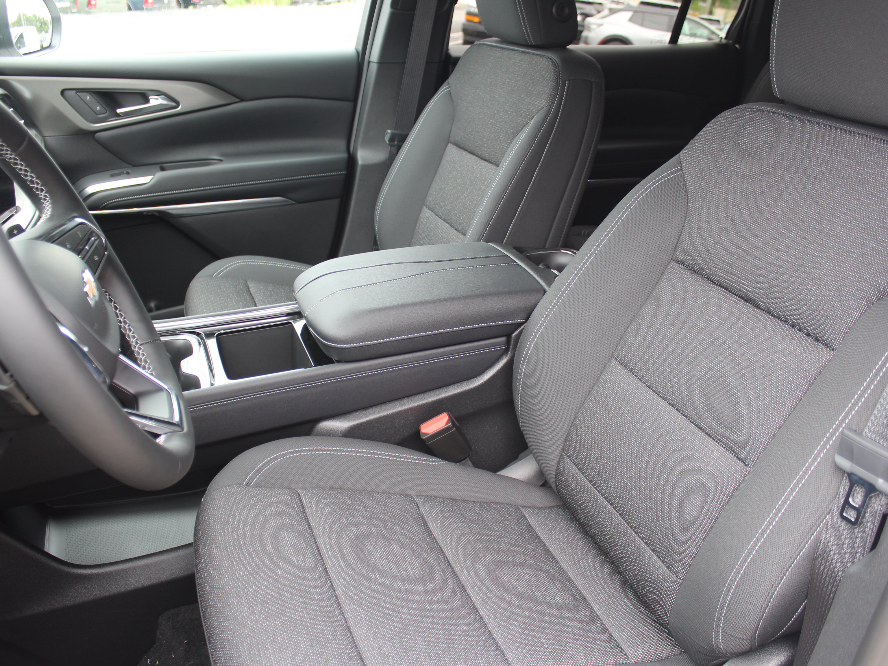 New 2026 Chevrolet Traverse LT w/ Driver Confidence Package AWD/4WD image 9