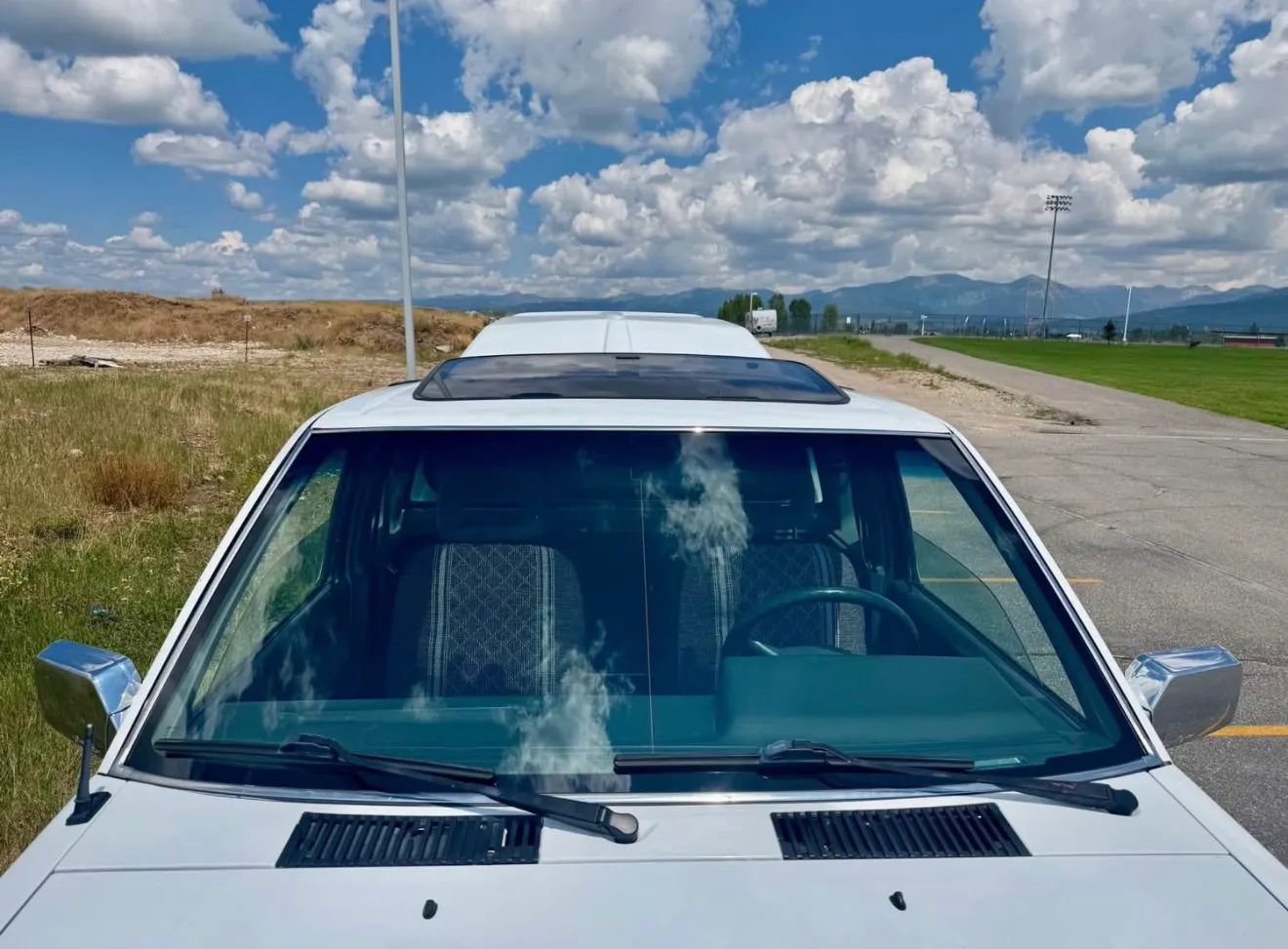 Used 1993 Nissan Pickup SE AWD/4WD image 3