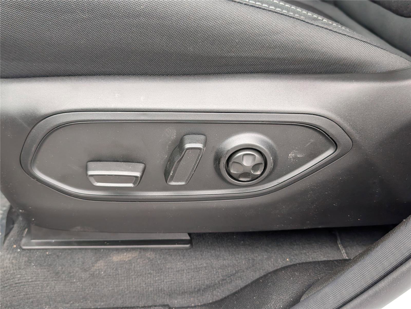 New 2026 Jeep Grand Cherokee Laredo image 15