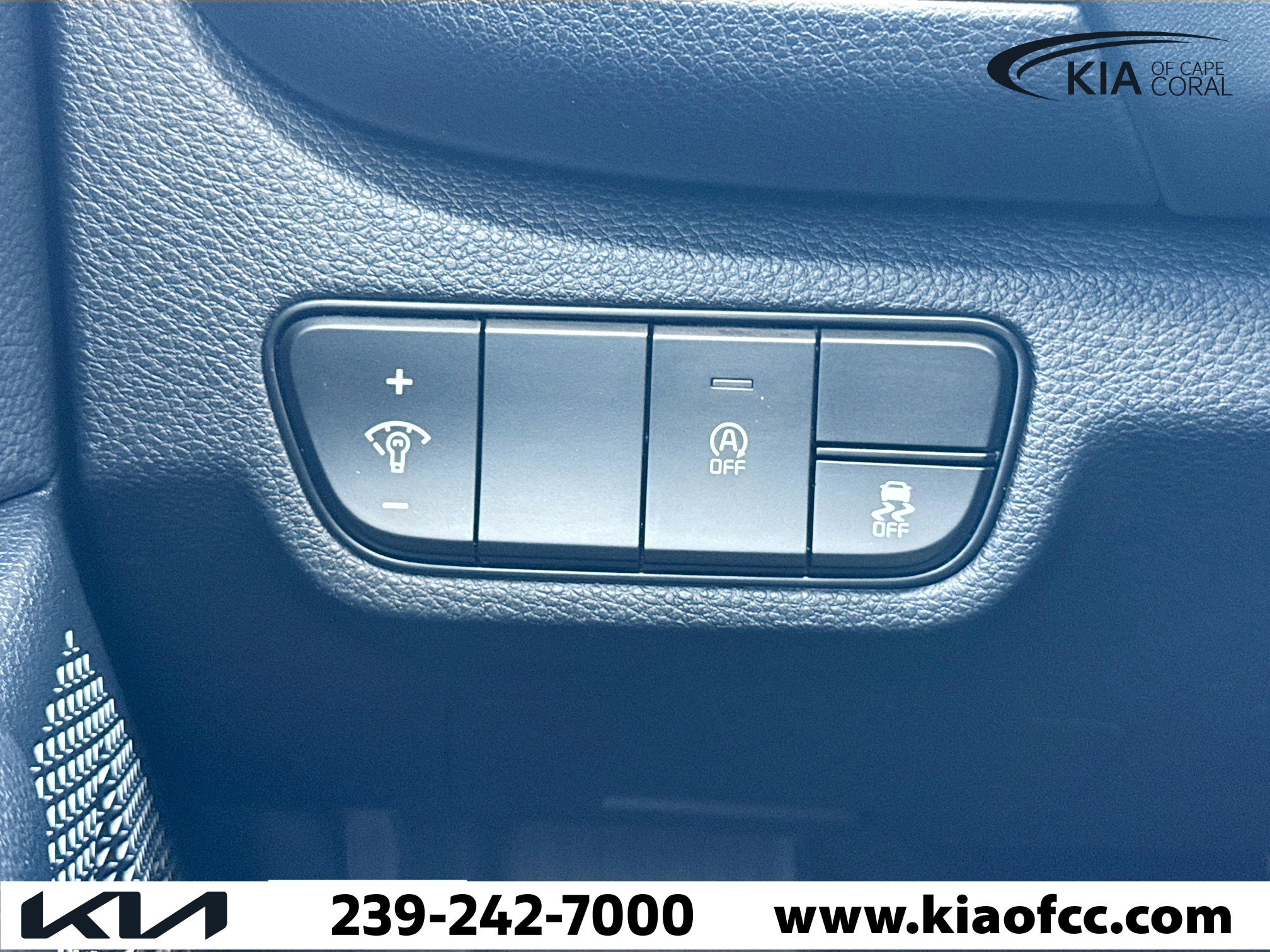 Certified 2025 Kia Seltos EX w/ EX Sunroof Package image 34