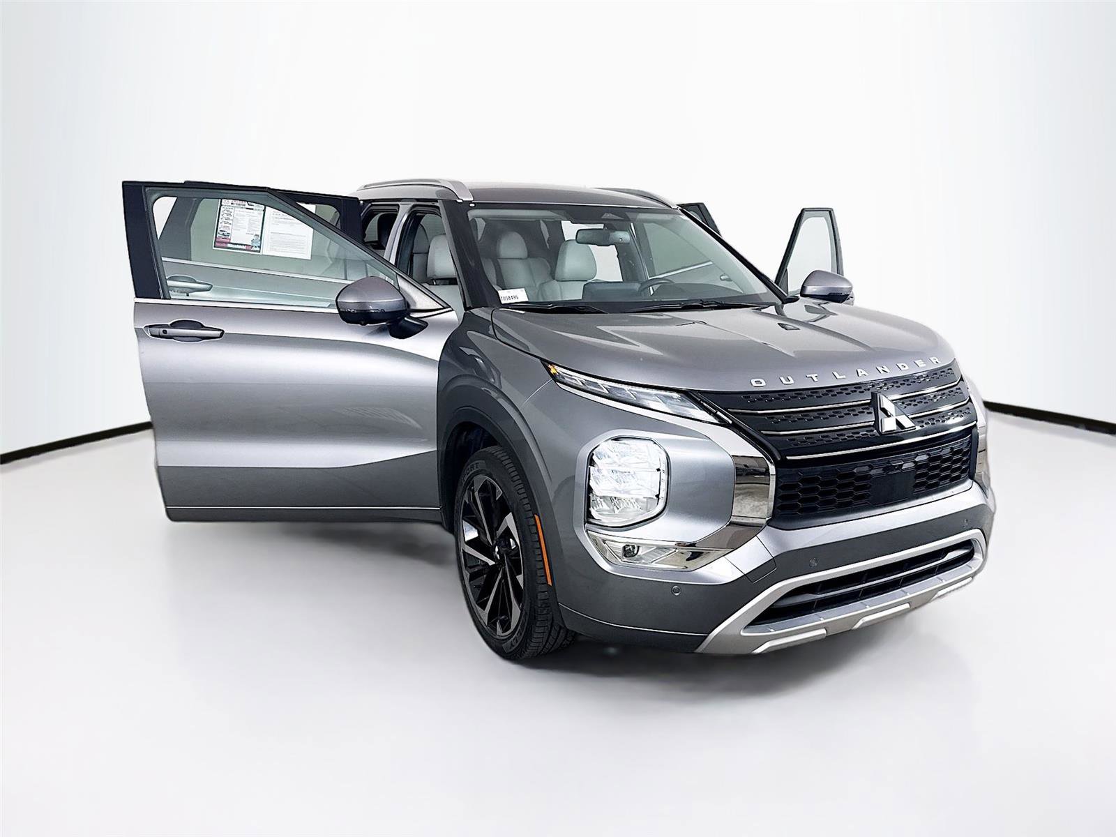 Used 2023 Mitsubishi Outlander SEL image 34