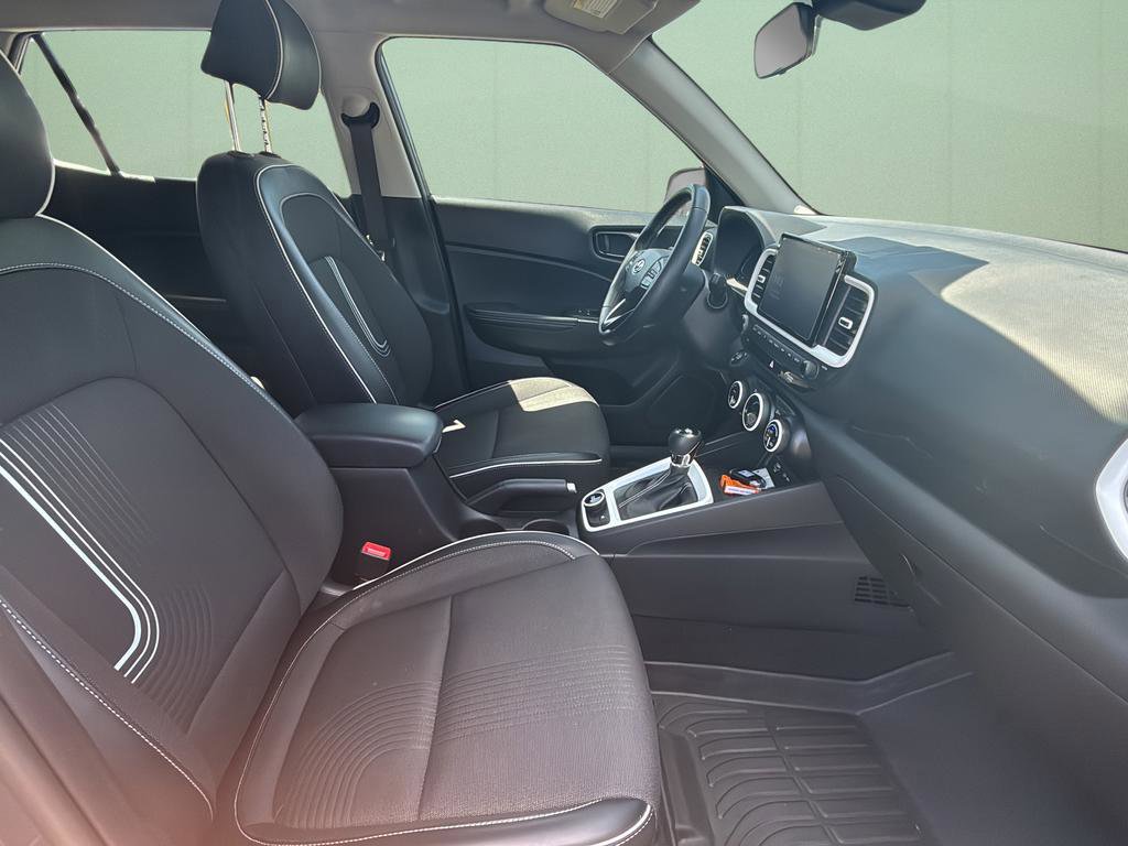 Certified 2023 Hyundai Venue Limited FWD image 40