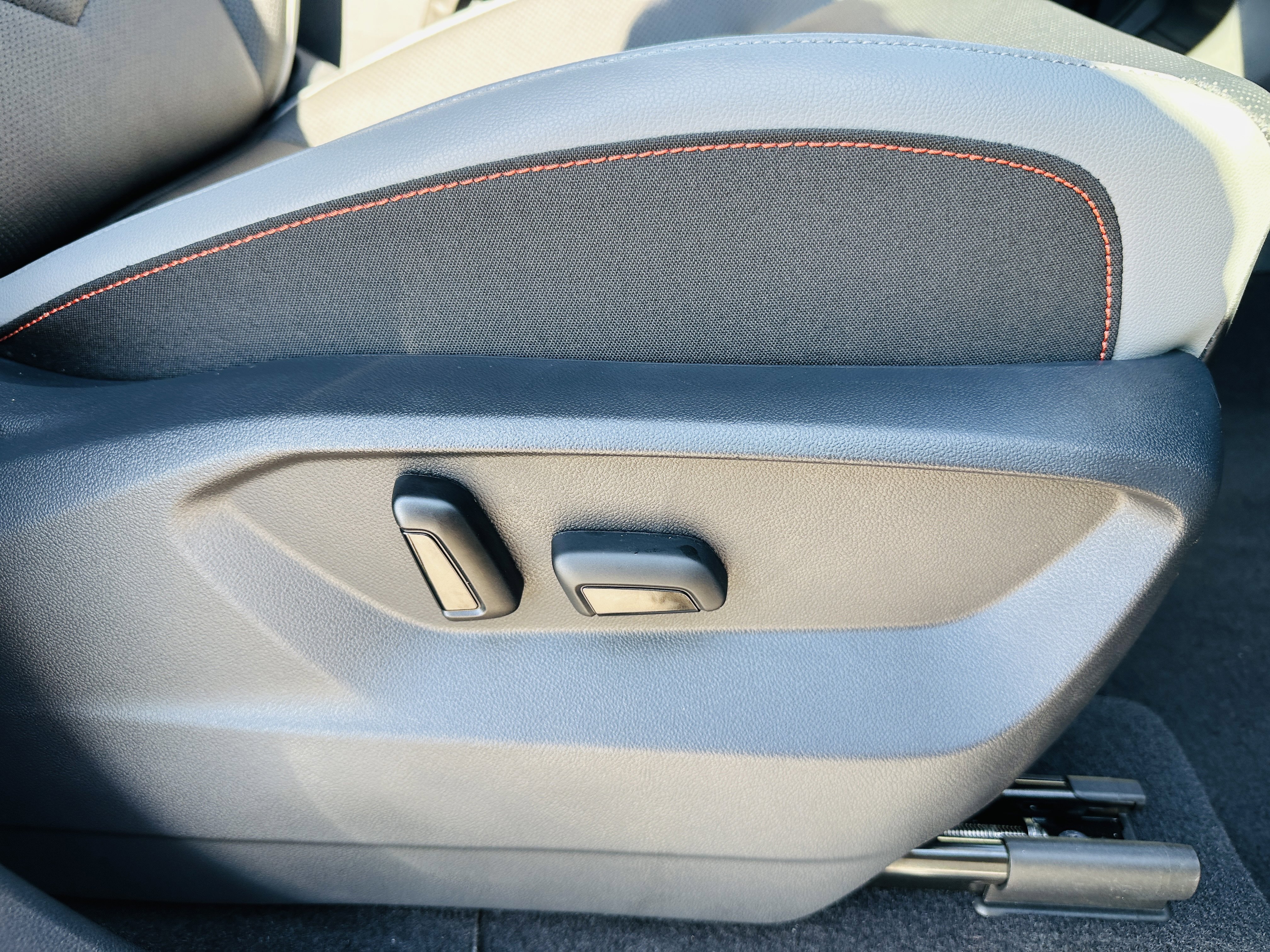 Used 2024 Volkswagen Atlas Peak Edition SEL image 26