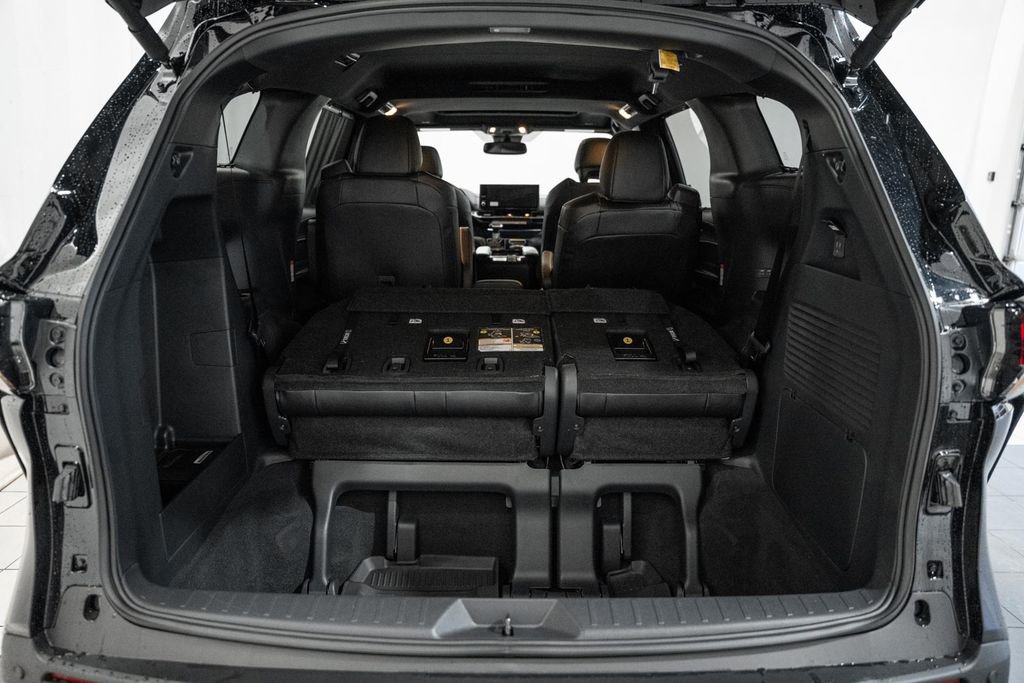 New 2026 Toyota Sienna XLE Woodland Edition image 9