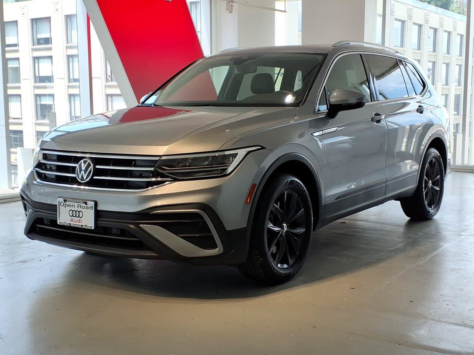 Used 2022 Volkswagen Tiguan SE AWD/4WD image 1
