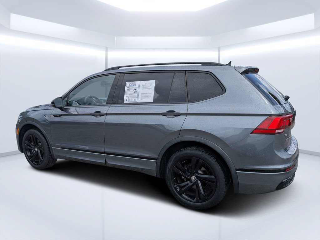 Used 2023 Volkswagen Tiguan SE R-Line FWD image 6