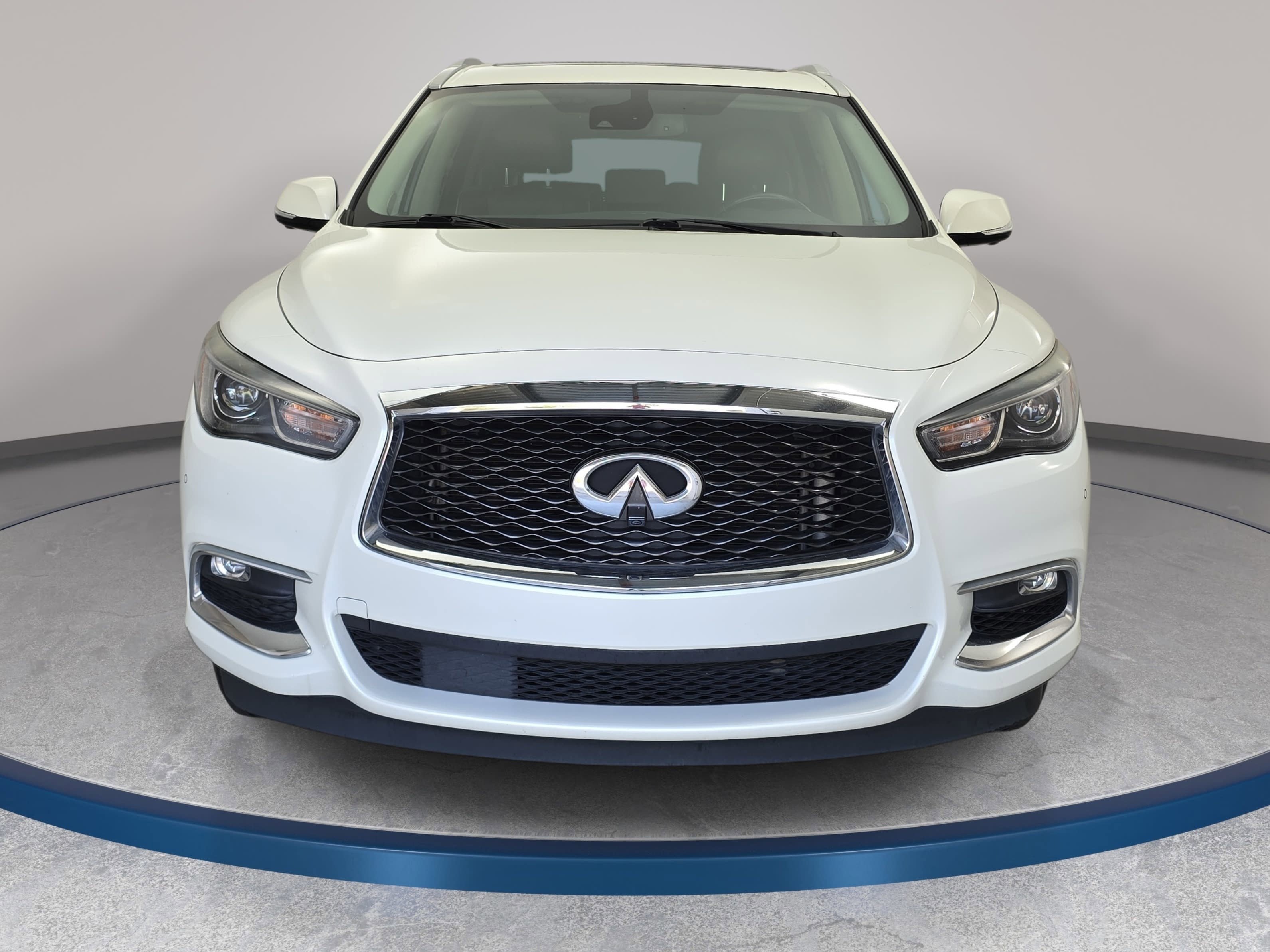 Used 2019 INFINITI QX60 Luxe w/ Essential Package image 2