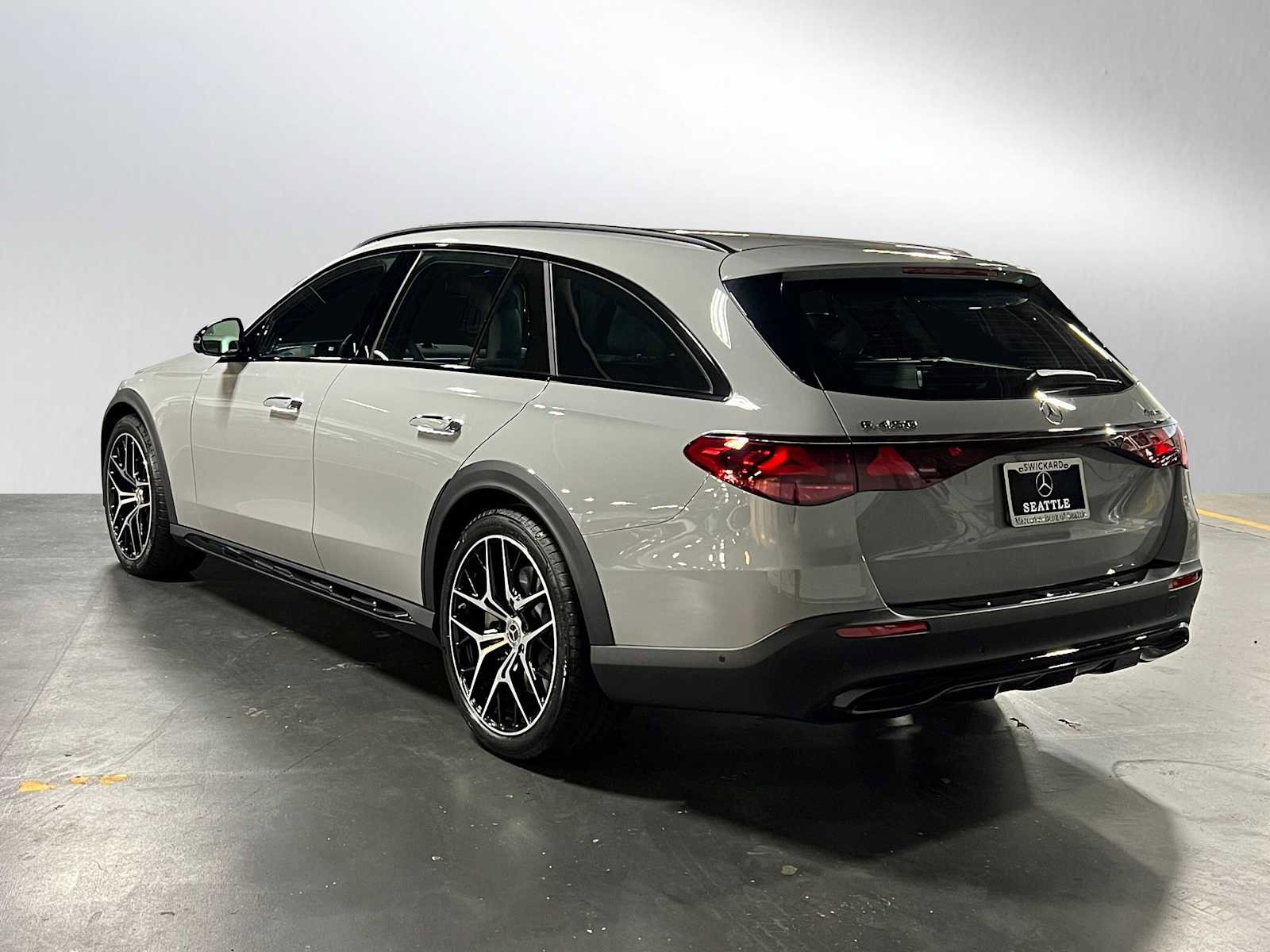 New 2026 Mercedes-Benz E 450 4MATIC All-Terrain Wagon image 5
